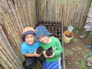 Funding an Ecuadorian School Through Recycled Art