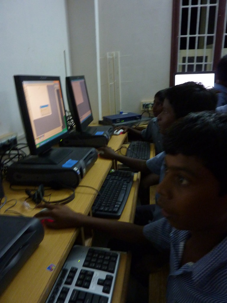 Setup 175 computers-5 schools-3000 students India