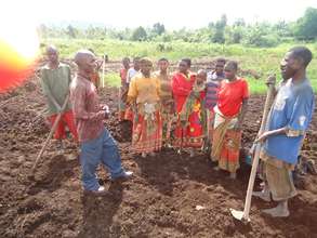 Training farm for 2046 poor farmers in BURUNDI