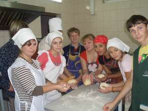 Youth Club - learning how to make pizza