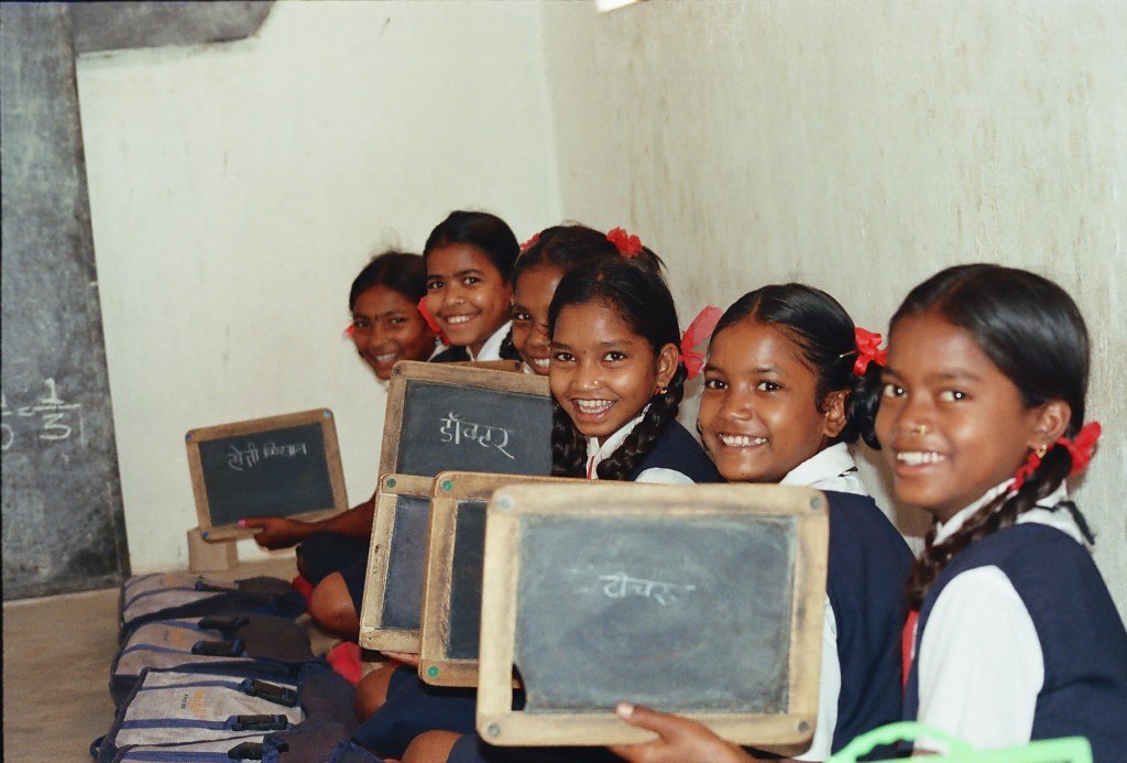 Educate 1000 Underpriveleged Girls in India