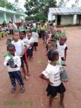 School children ready for reforestation