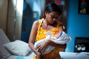 Mother and baby ready to go home