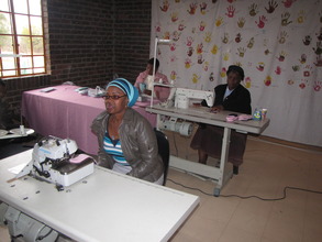 GirlStuff.Period - Working away