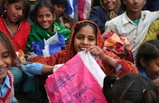 New Year's gifts for 4800 street kids in India