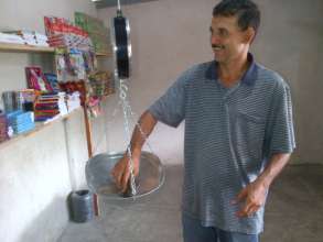 Weighing recyclables to determine exchange values