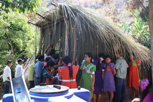 Watching the installation of the onil stoves