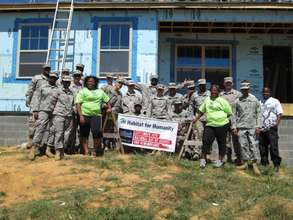 Reservists volunteer alongside future homeowners