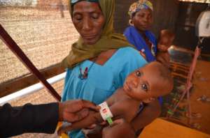 Mom and Baby in Niger seeking treatment