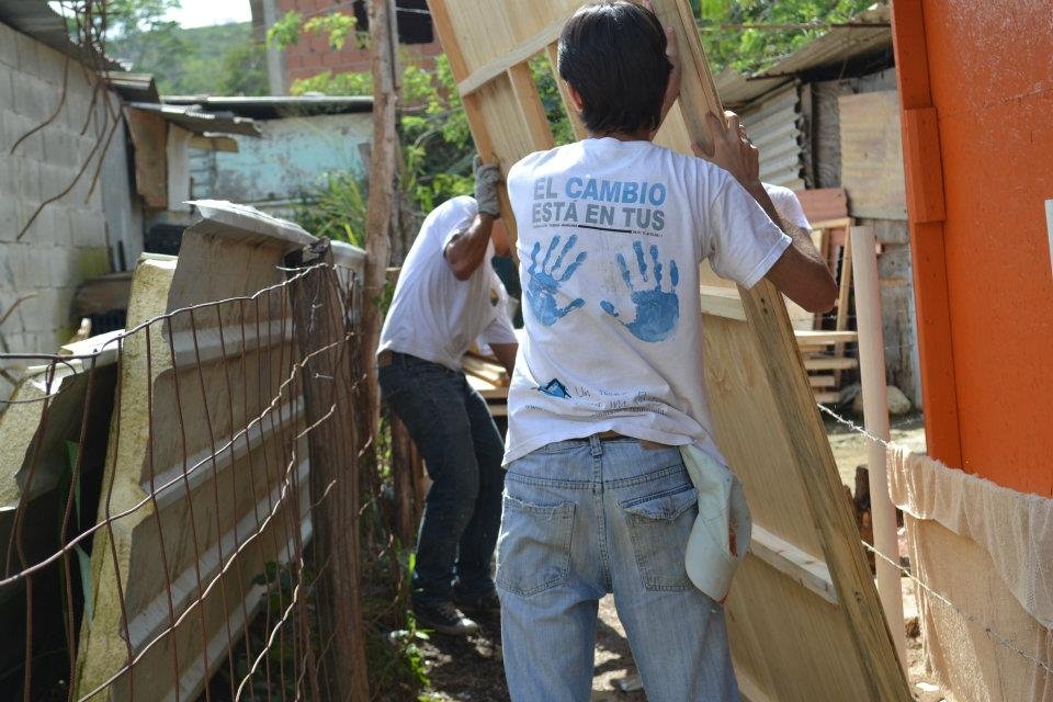 Provide 16 families with a home in Caracas