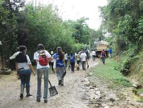 First visit of volunteers in Charavalle