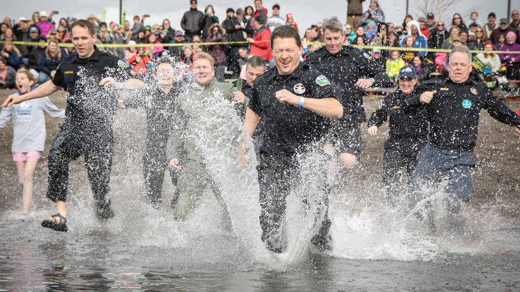 Register for the 2015 Polar Plunge!