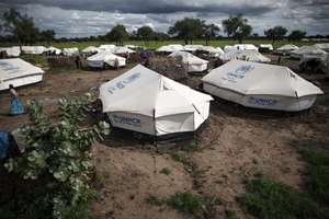 Heavy clouds hang over Jamam refugee camp
