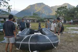 Front Line Forest Staff while receiving the boat
