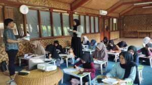 The student shares her habits in using money