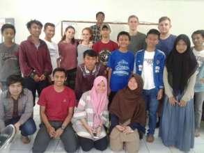 Edutourism participants and English class students