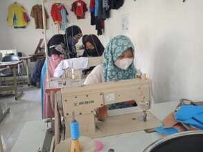 Learning how to use the Sewing machine