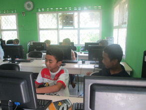 The students of Basic 1 Computer Class