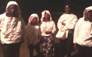 Beekeeping students in training