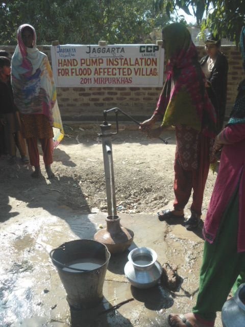 Installation of Hand Pump for flood affectess