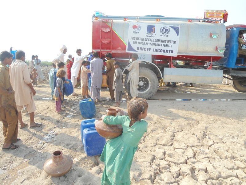 Installation of Hand Pump for flood affectess
