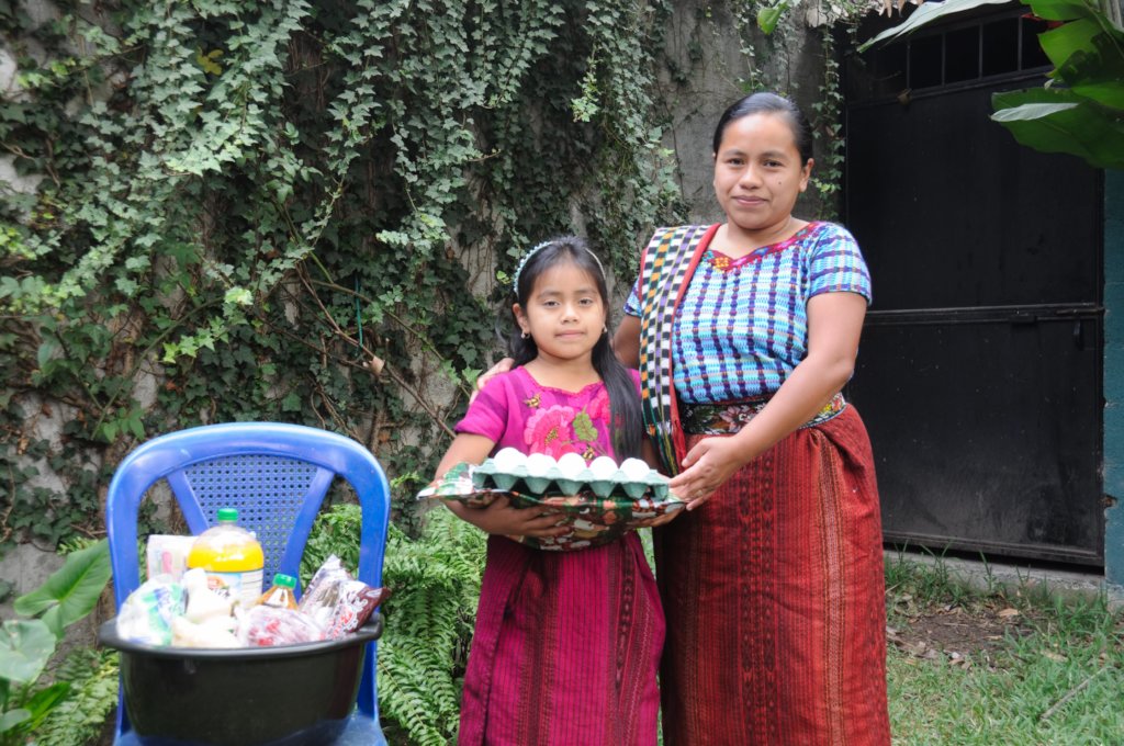 Sponsored student Maria del Rosario and her mother