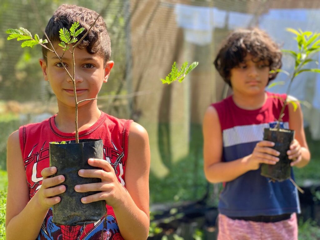 Learning outdoors for children of the favelas