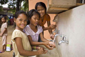 kidswashinghands